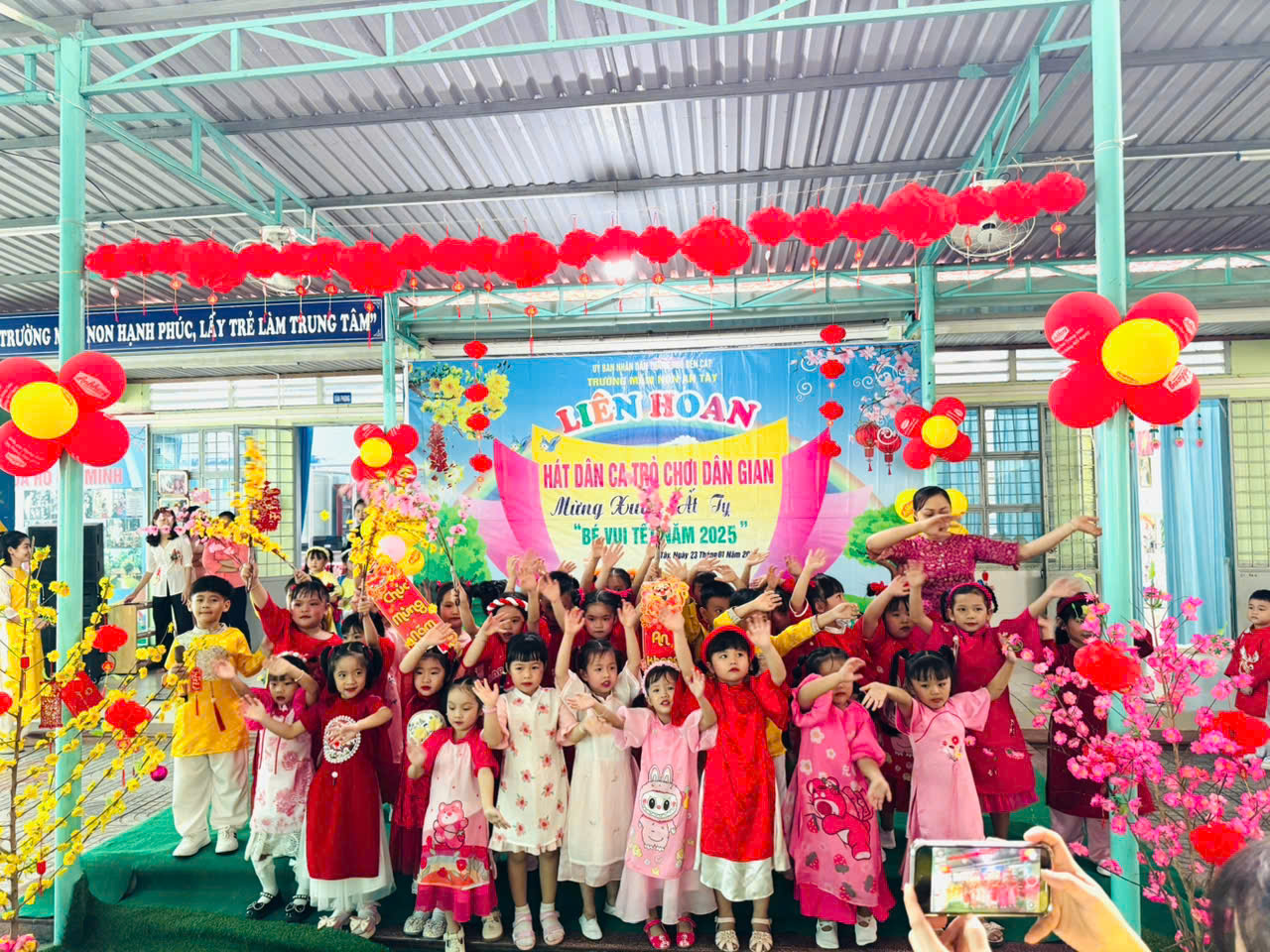 Liên hoan tiếng hát dân ca, trò chơi dân gian mừng Xuân Ất Tỵ 2025