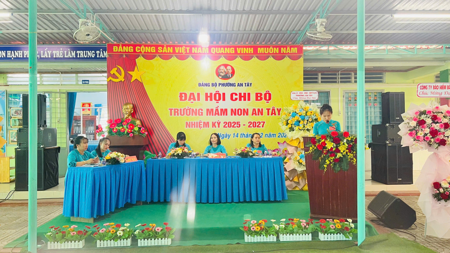 ban kiểm phiếu thông qua nội quy bầu cử