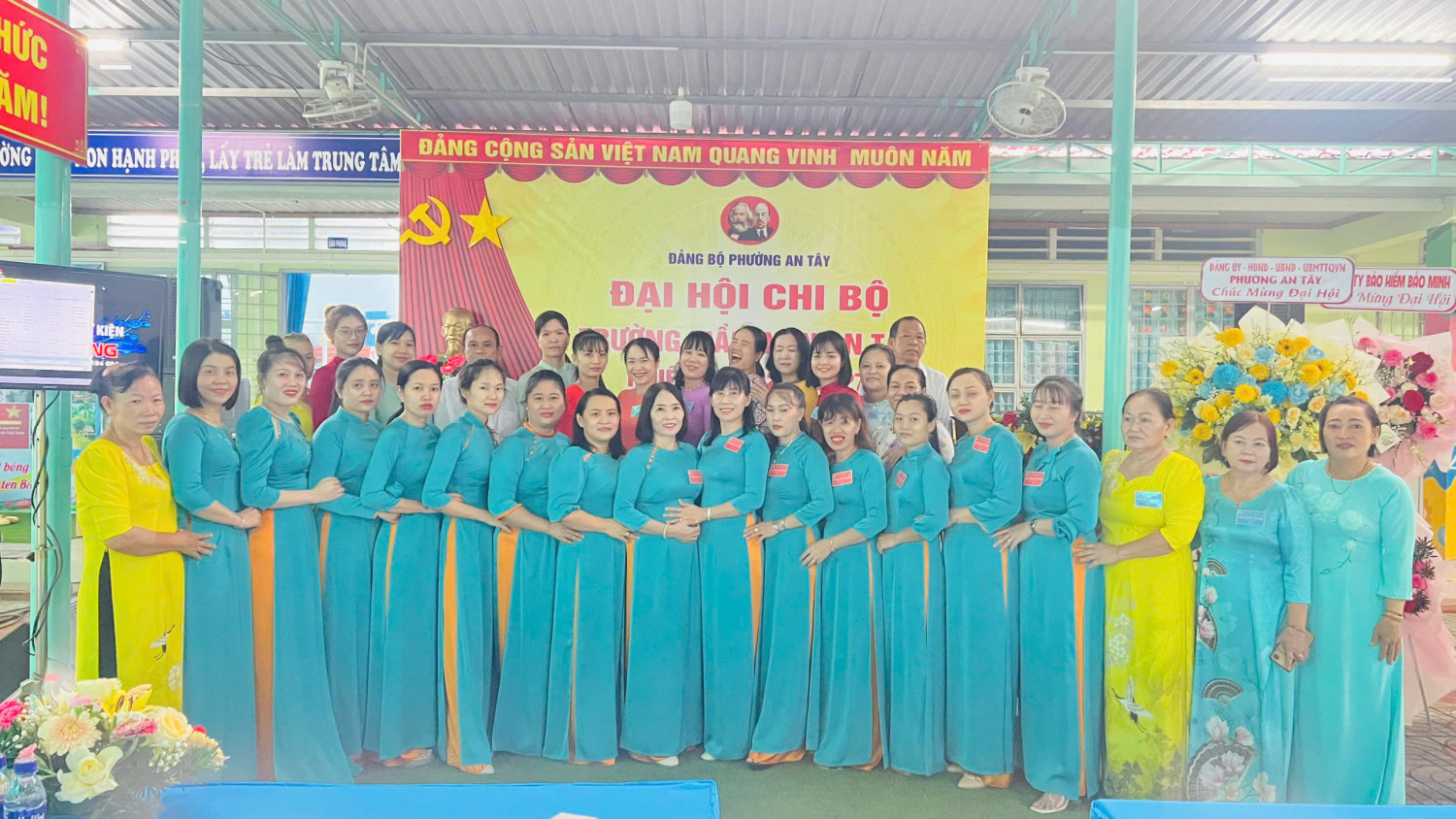 Đại hội tập thể